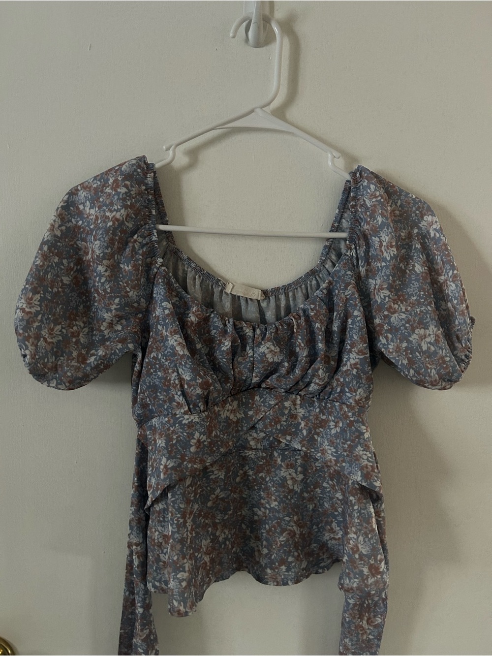 Altar'd State Blue Floral Puff-Sleeve Peplum Top